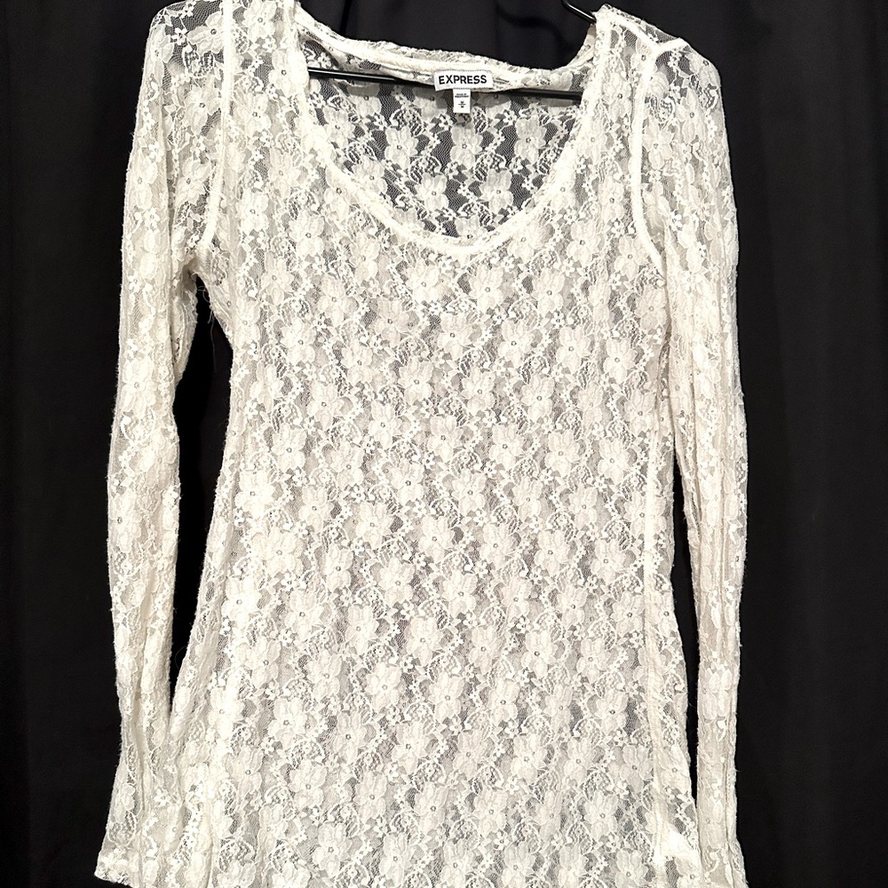White lace shirt, super cute